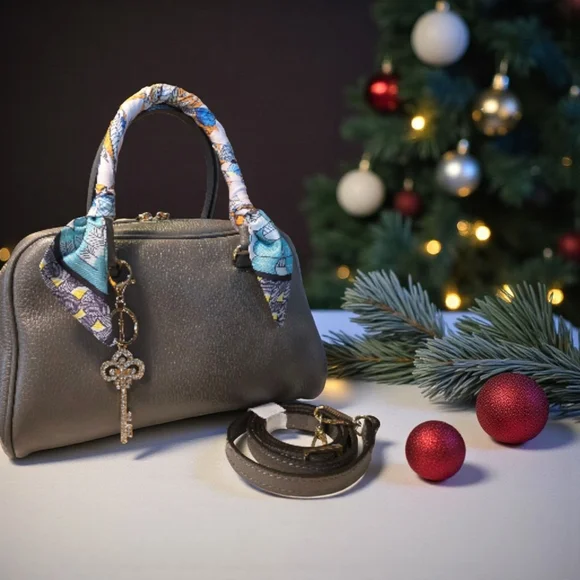 Price Drop!! Genuine Leather Warm Grey Barrel Bag by Divina Firenze NWT - Picture 2 of 8